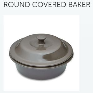 Round Covered Baker